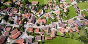 Green Roofs and Urban Gardens: Marlon Triplett Highlights Sustainable Spaces in Residential Areas