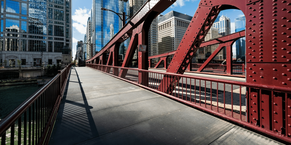 Navigating Chicago: Important Traffic Laws Every Visitor Should Know