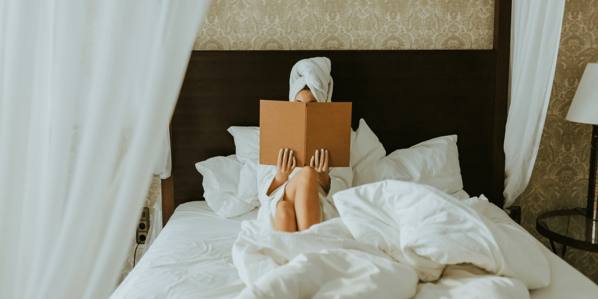 Chicago's Hotel Room Demand Surge: A Key Indicator of Economic Revival