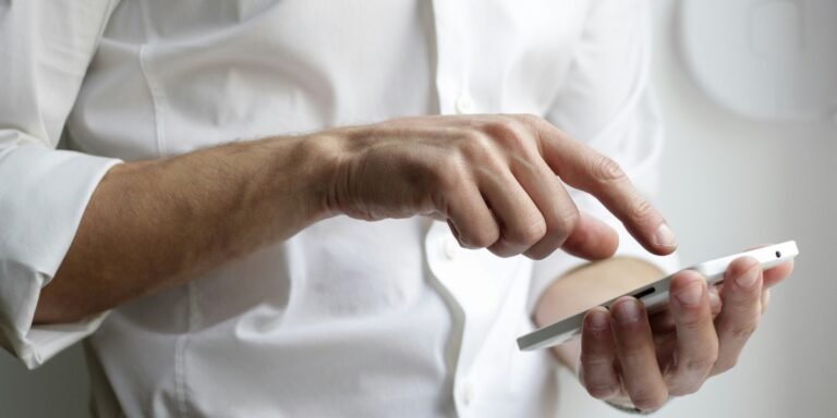 How Mobile Applications Integrate with Ad Networks