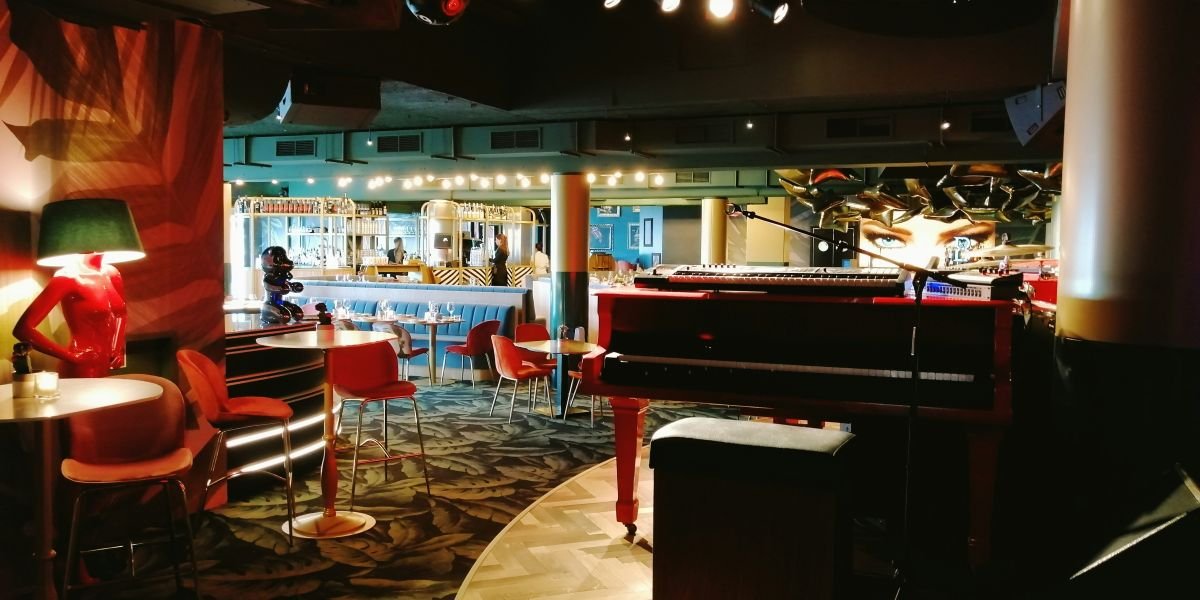 Why Pete’s Dueling Piano Bar in Rosemont Is the Ideal Night Out Experience