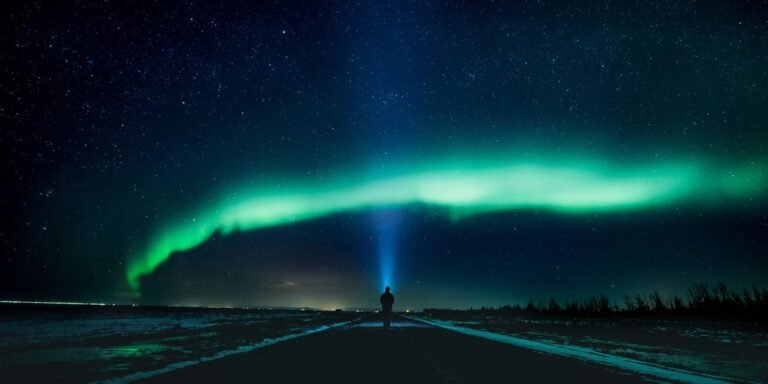 Rare Northern Lights Opportunity Sweeps Toward Chicago What Residents Should Know