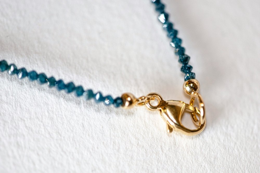 Assessing the Color Uniformity of Diamonds Across Timeless Diamond Necklaces