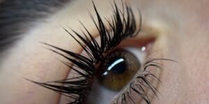 How VL Medusa Style™ Is Redefining the Art of Eyelash Extensions