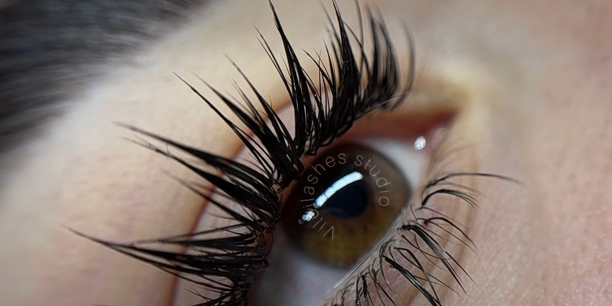 How VL Medusa Style™ Is Redefining the Art of Eyelash Extensions